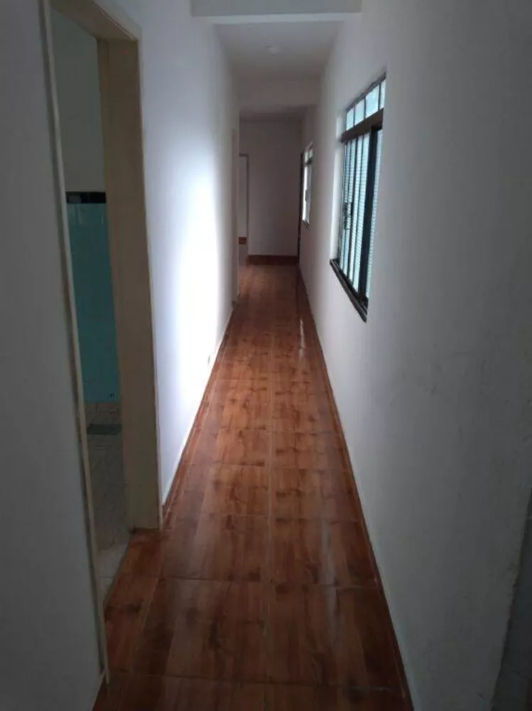 Casa para alugar com 3 quartos, 98m² - Foto 2