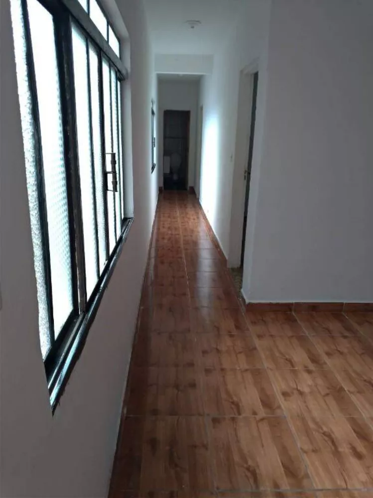 Casa para alugar com 3 quartos, 98m² - Foto 1