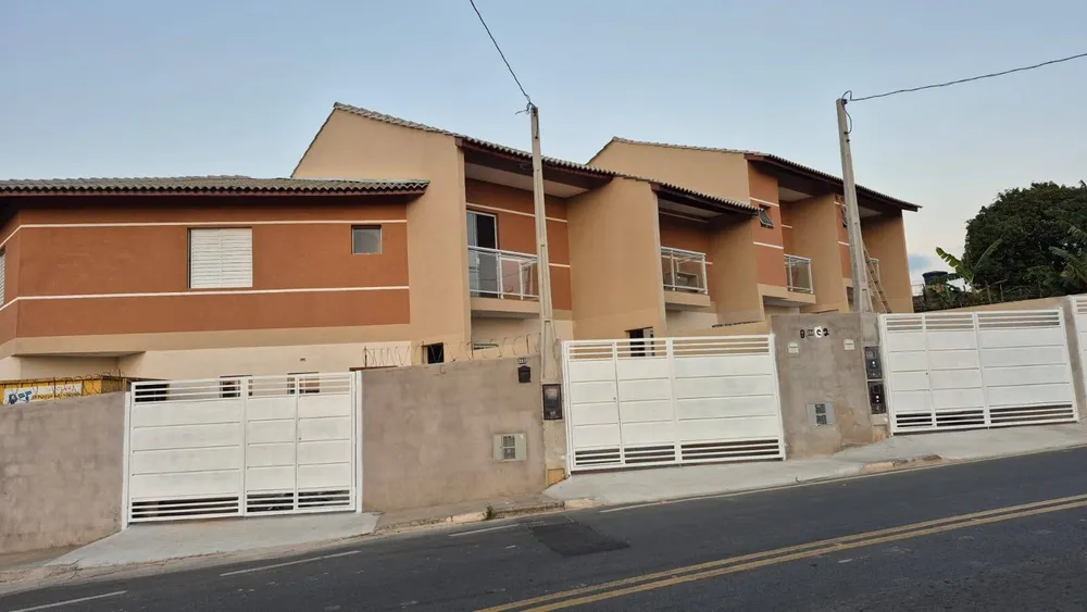 Sobrado, 2 quartos, 6360 m² - Foto 1