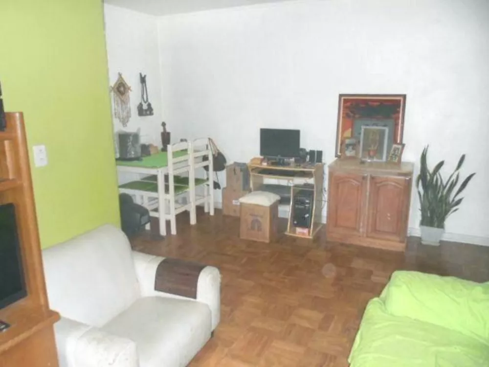 Apartamento à venda com 2 quartos, 70m² - Foto 3