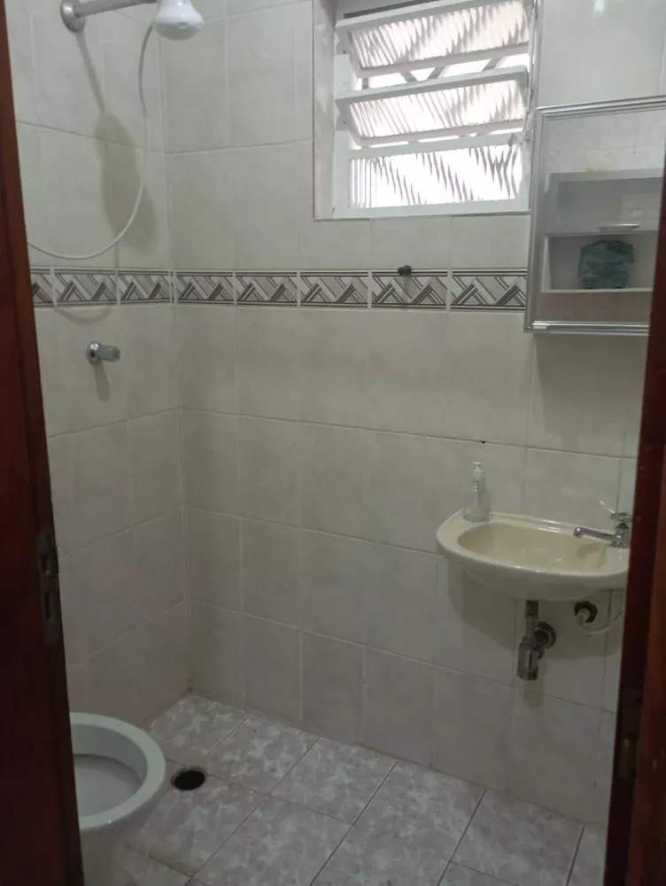 Casa para alugar com 2 quartos, 125m² - Foto 2