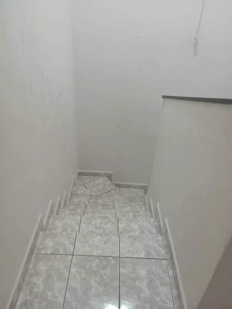 Casa para alugar com 2 quartos, 125m² - Foto 4