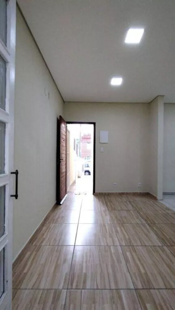 Casa para alugar com 1 quarto, 80m² - Foto 2