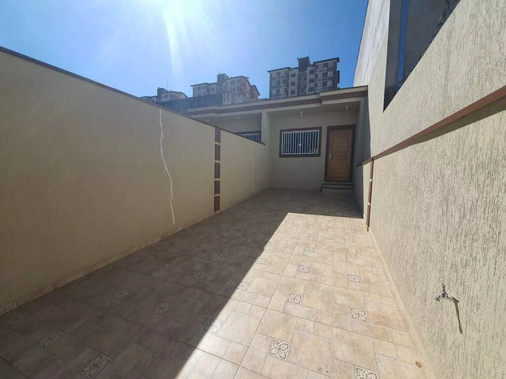 Casa à venda com 3 quartos, 160m² - Foto 1