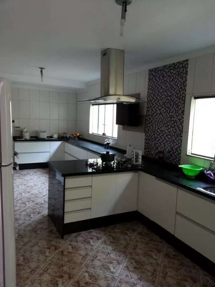 Sobrado à venda com 3 quartos, 250m² - Foto 3