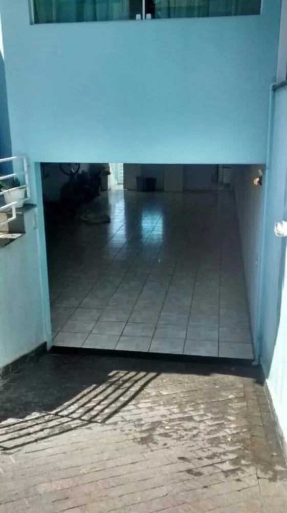 Sobrado à venda com 3 quartos, 350m² - Foto 2