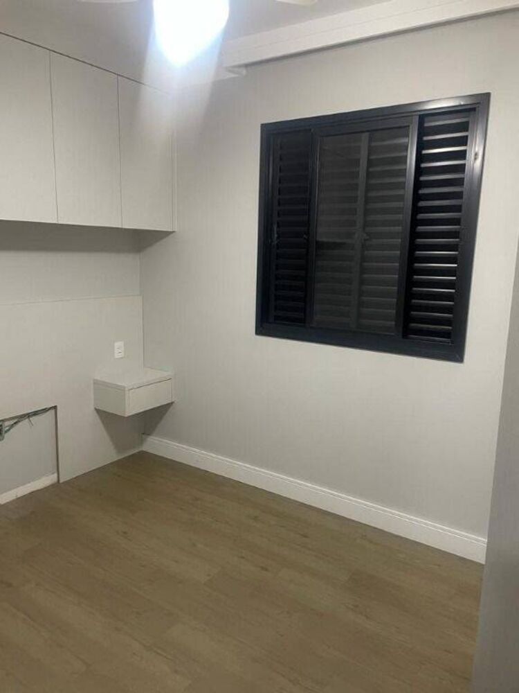 Apartamento à venda com 2 quartos, 78m² - Foto 2