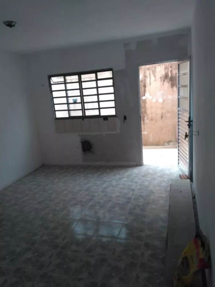 Sobrado para alugar com 2 quartos, 70m² - Foto 2