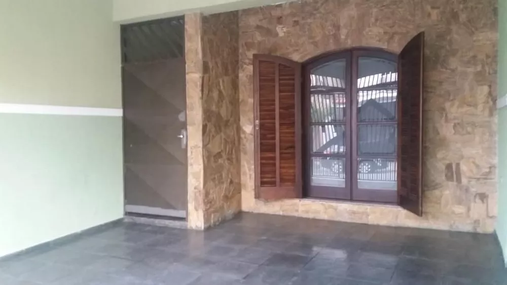 Sobrado à venda com 3 quartos, 174m² - Foto 1