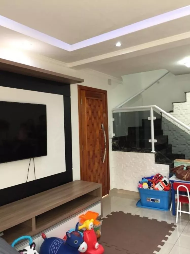 Sobrado à venda com 3 quartos, 157m² - Foto 1