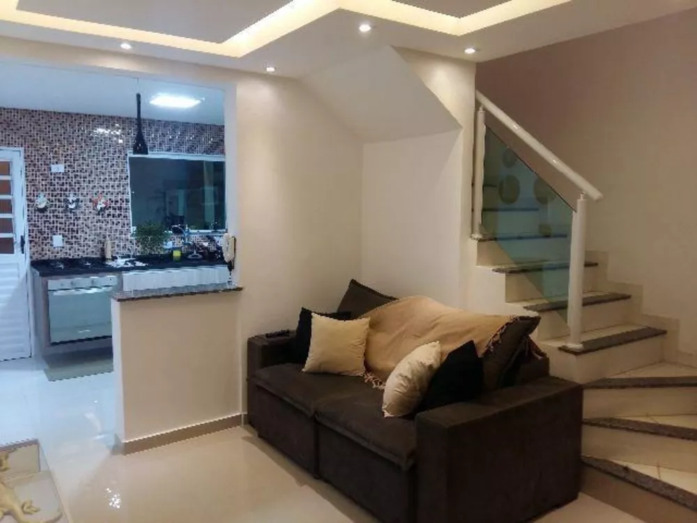 Sobrado à venda com 2 quartos, 70m² - Foto 1