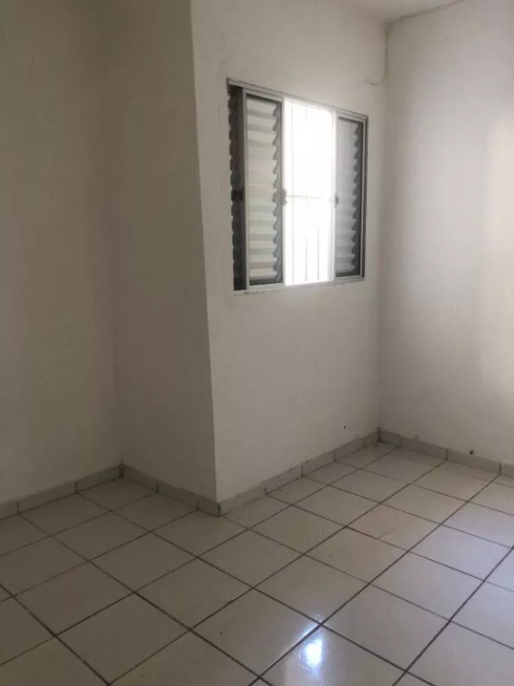 Casa para alugar com 1 quarto, 30m² - Foto 6