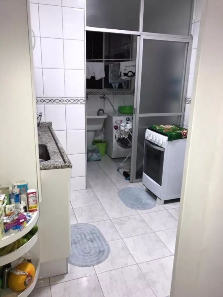 Apartamento à venda com 2 quartos, 66m² - Foto 2