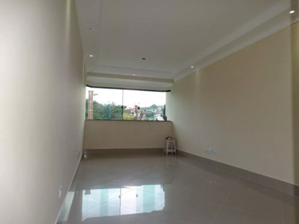 Sobrado à venda com 3 quartos, 220m² - Foto 1