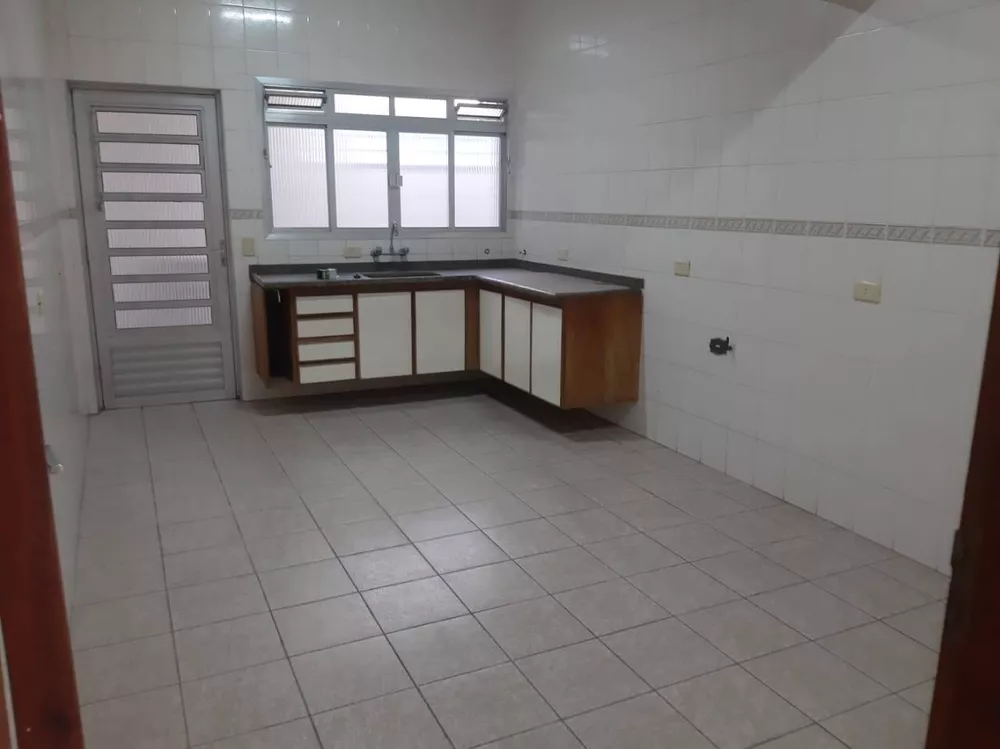 Sobrado para alugar com 3 quartos, 90m² - Foto 1