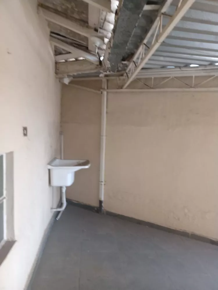 Casa à venda com 2 quartos, 100m² - Foto 4