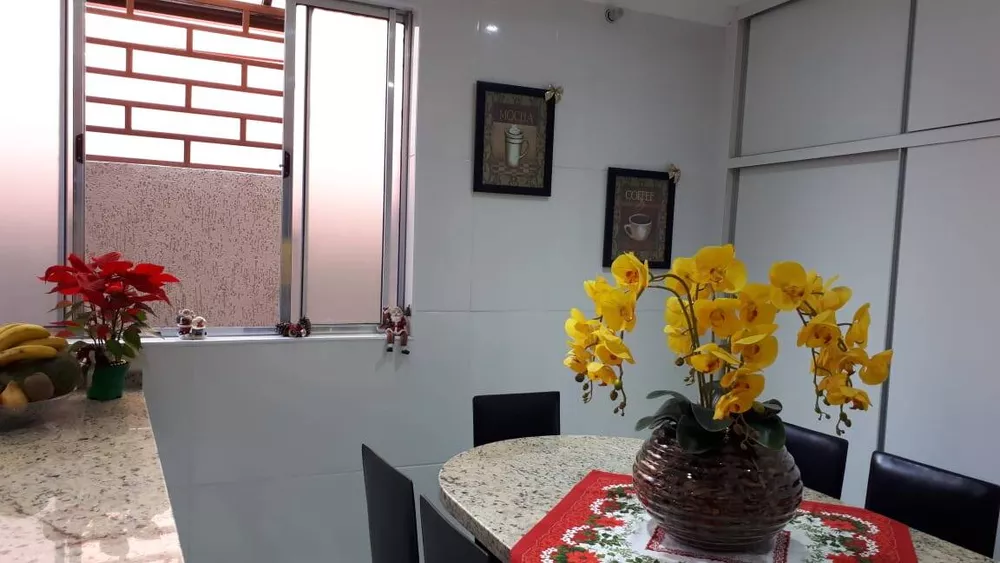 Casa à venda com 5 quartos, 360m² - Foto 3