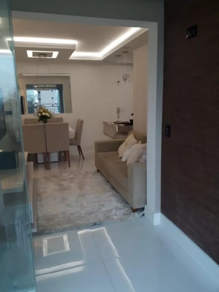 Apartamento à venda com 2 quartos, 63m² - Foto 3