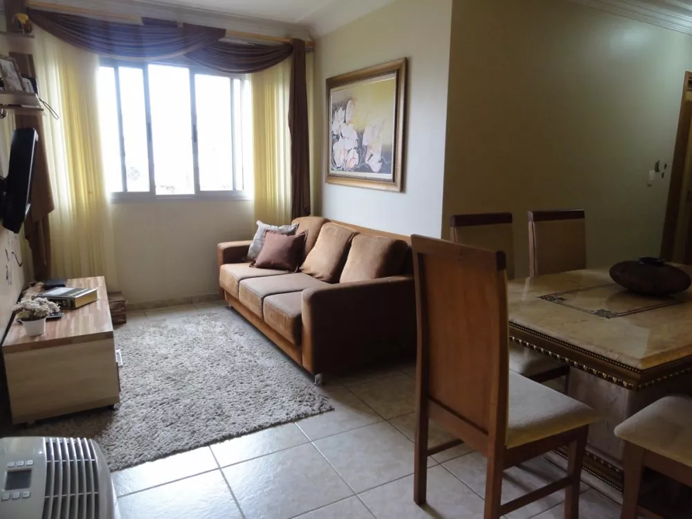 Apartamento à venda com 2 quartos, 62m² - Foto 1