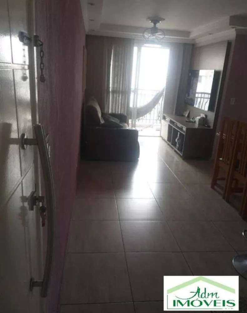 Apartamento à venda com 3 quartos, 67m² - Foto 3