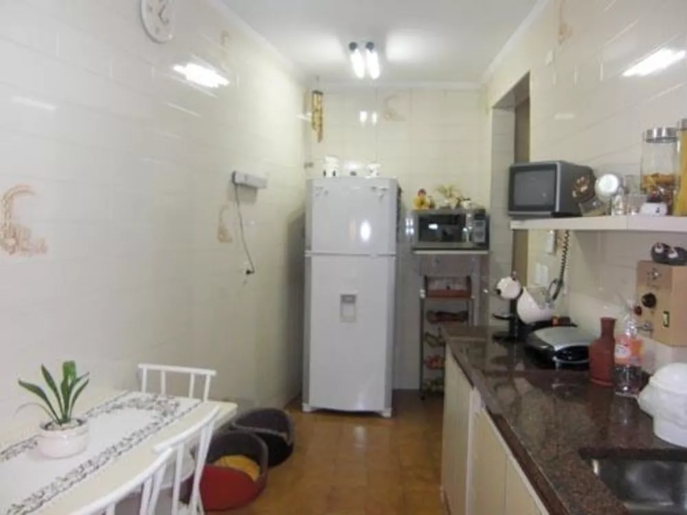 Sobrado à venda com 3 quartos, 240m² - Foto 2