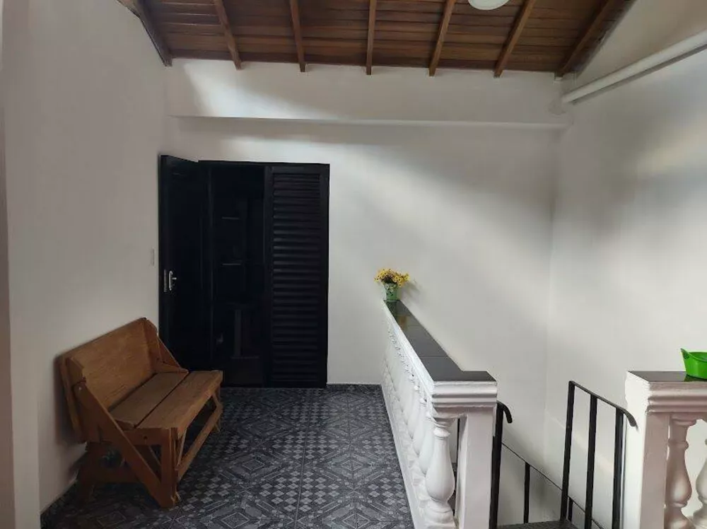 Sobrado à venda com 3 quartos, 200m² - Foto 2