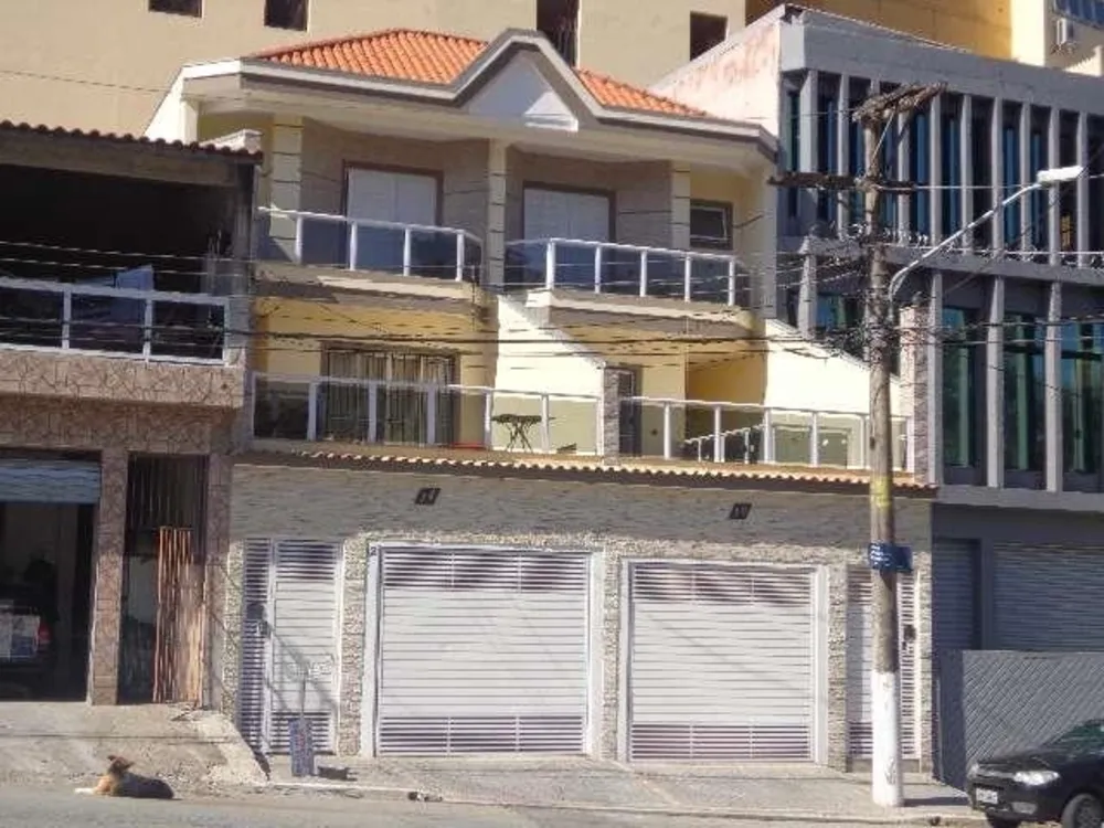 Sobrado, 3 quartos, 232 m² - Foto 1