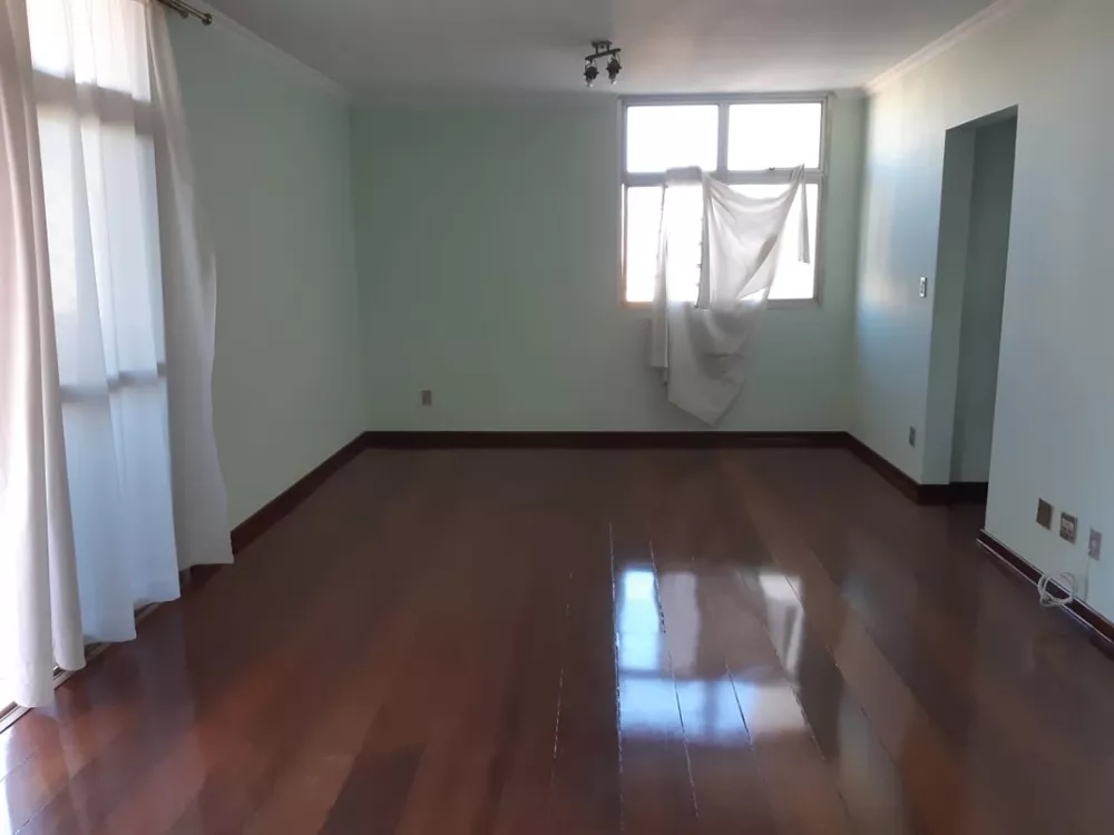 Apartamento à venda com 3 quartos, 148m² - Foto 3