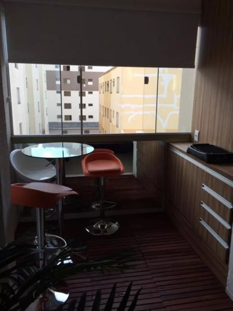 Apartamento à venda com 2 quartos, 72m² - Foto 2