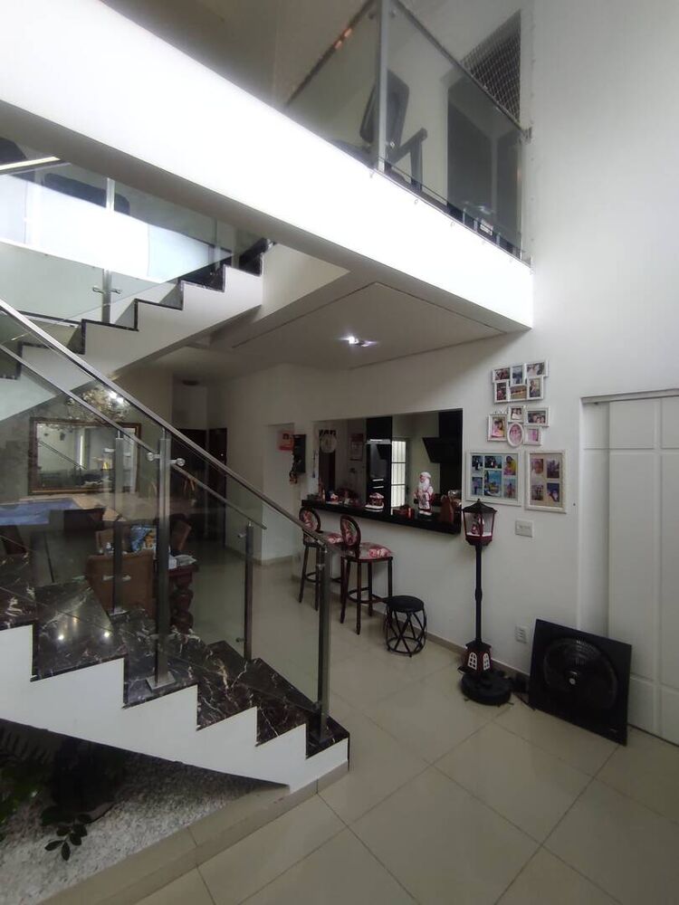 Casa à venda com 3 quartos, 220m² - Foto 13