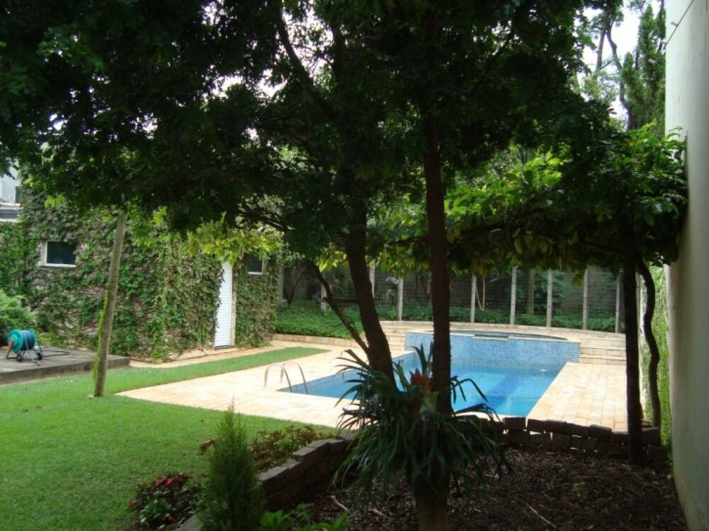 Casa à venda com 3 quartos, 358m² - Foto 2