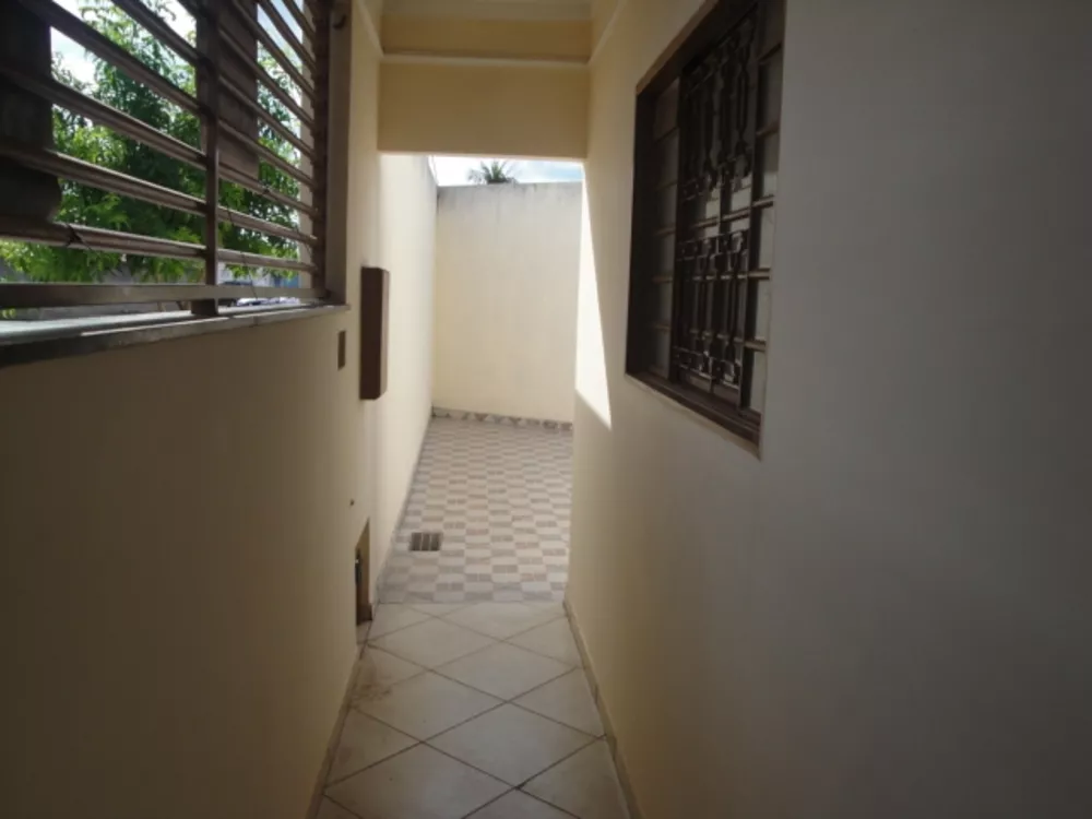 Casa à venda com 3 quartos, 110m² - Foto 1