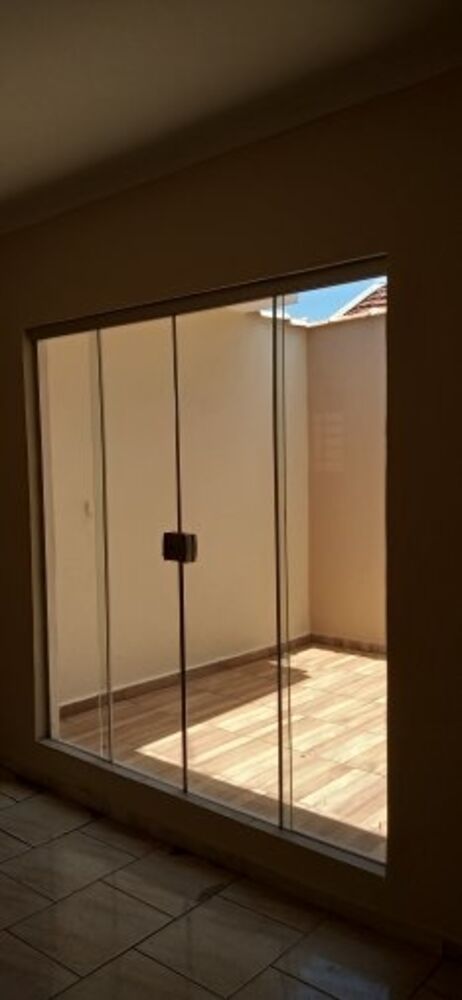 Casa para alugar com 3 quartos, 183m² - Foto 1