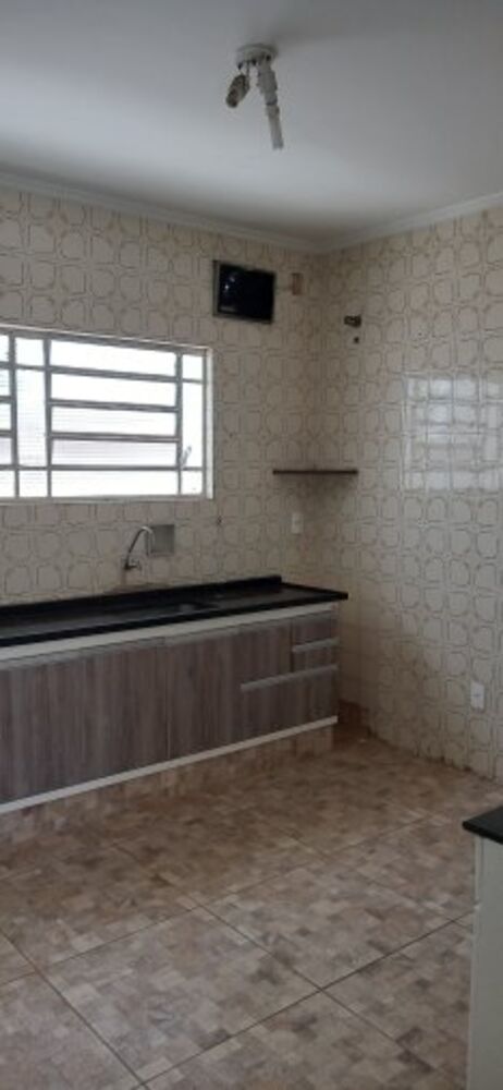 Casa para alugar com 3 quartos, 183m² - Foto 10