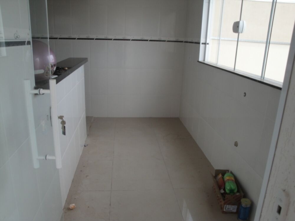 Casa à venda com 3 quartos, 120m² - Foto 1