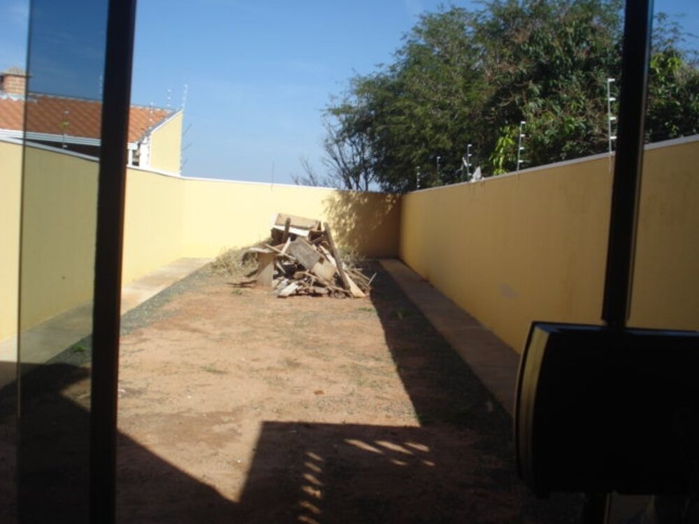 Casa à venda com 3 quartos, 180m² - Foto 2