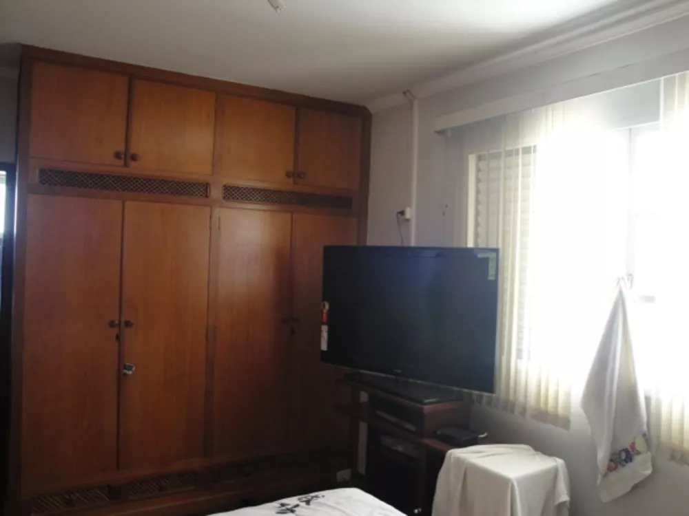 Casa à venda com 3 quartos, 300m² - Foto 8