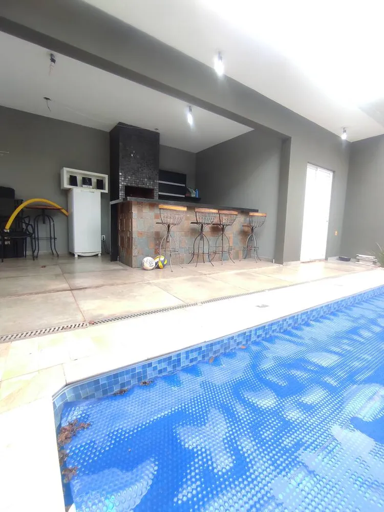 Casa, 3 quartos, 220 m² - Foto 2