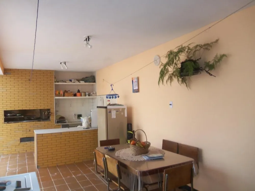 Casa, 3 quartos, 198 m² - Foto 2