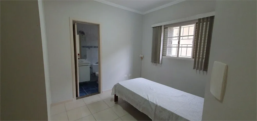 Casa, 4 quartos, 242 m² - Foto 1
