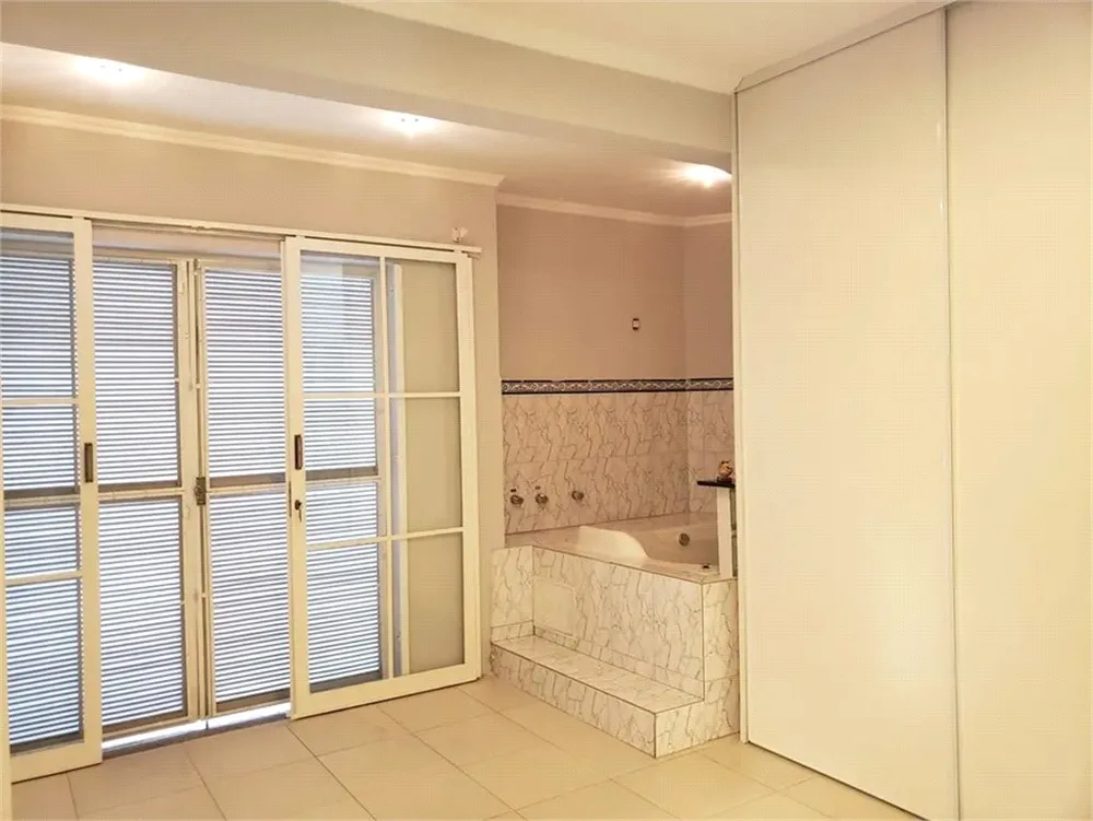 Casa, 4 quartos, 242 m² - Foto 2