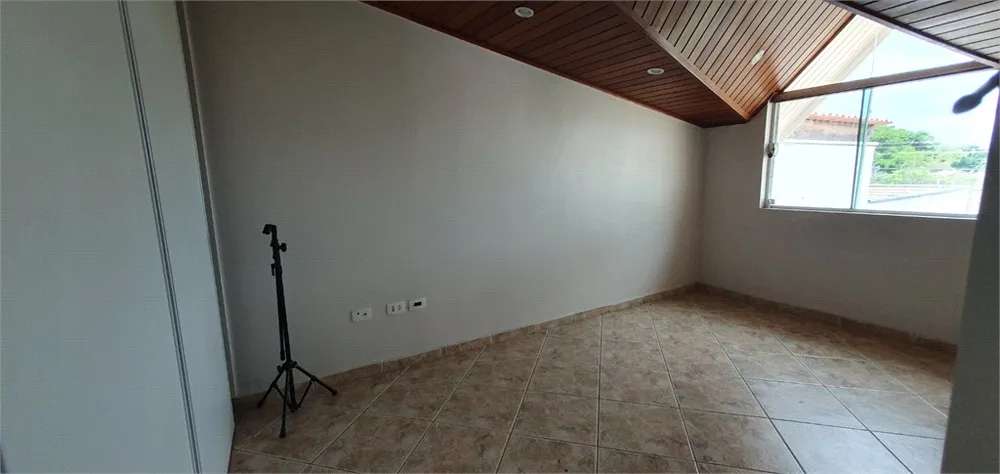 Casa, 4 quartos, 242 m² - Foto 3