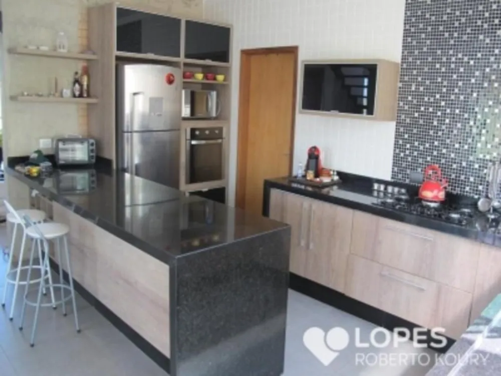 Casa, 1 quarto, 236 m² - Foto 2