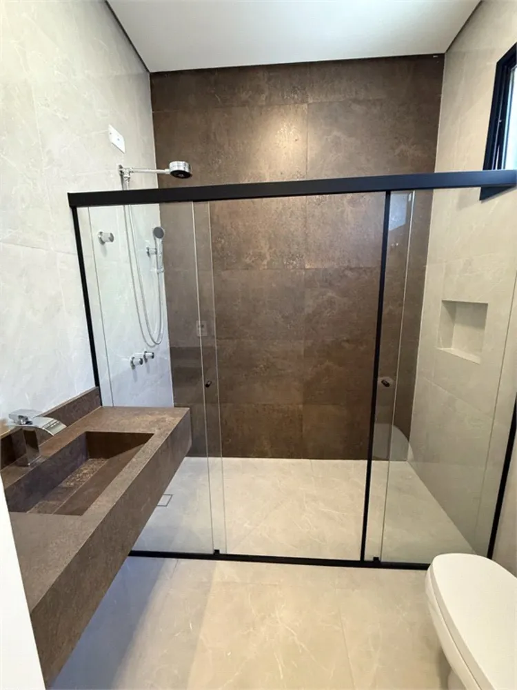 Casa, 4 quartos, 237 m² - Foto 1
