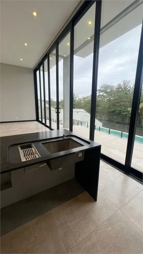 Casa, 3 quartos, 303 m² - Foto 1