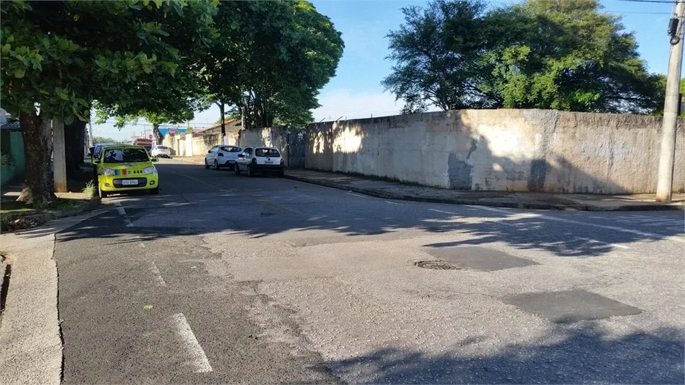 Loteamento e Condomínio, 2100 m² - Foto 1