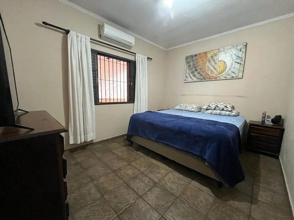 Casa, 3 quartos, 215 m² - Foto 1