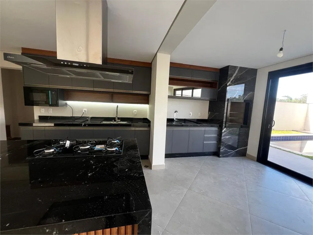 Casa, 3 quartos, 211 m² - Foto 1
