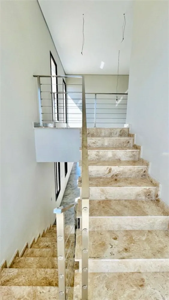 Casa, 4 quartos, 225 m² - Foto 1