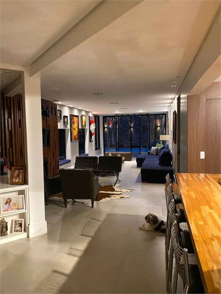 Casa, 4 quartos, 323 m² - Foto 1